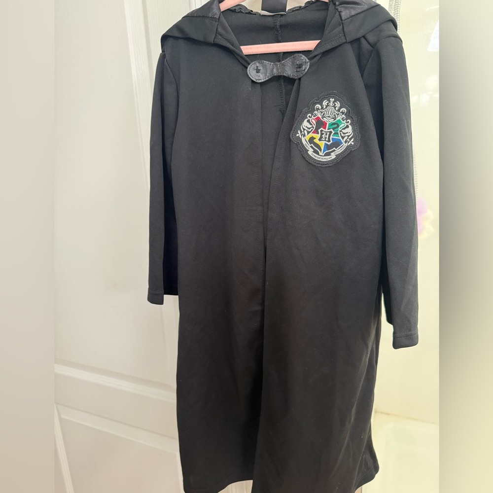 Hogwarts black robe with crest 2T
